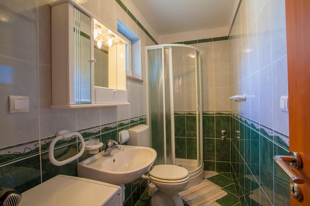 קרס Apartments Tatjana מראה חיצוני תמונה